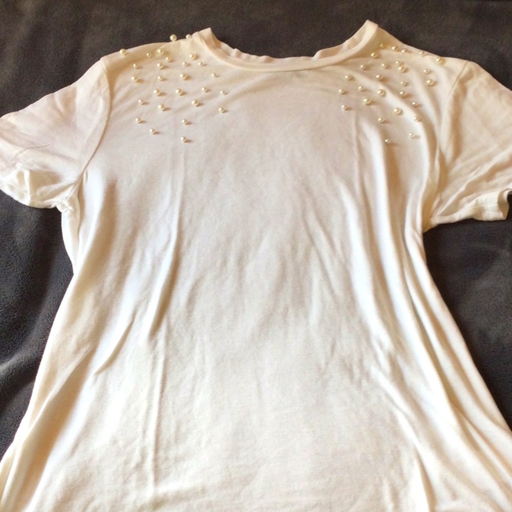 Express white short sleeved tee with pearls, small.